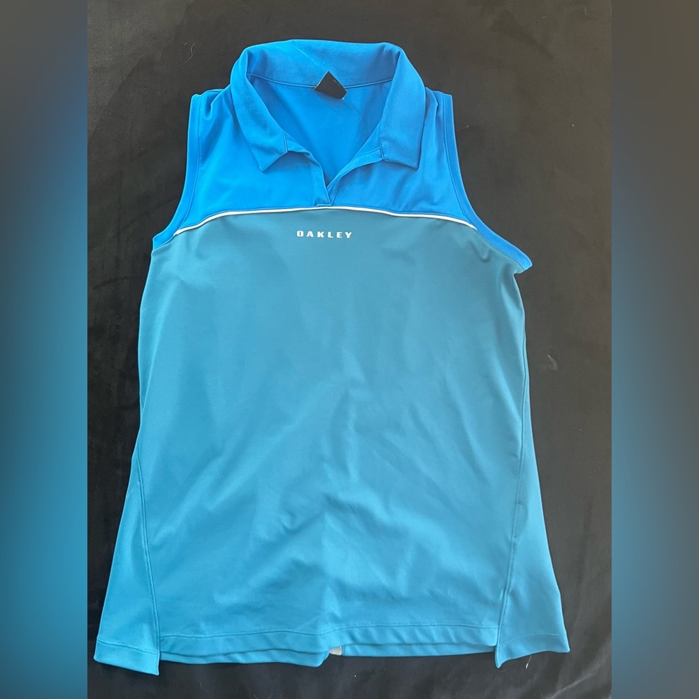 Oakley sleeveless golf shirt